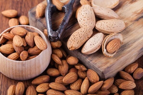 Almonds to increase a man's libido